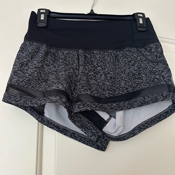 LULULEMON Pace Perfect Shorts | Size 4 - Picture 1 of 5